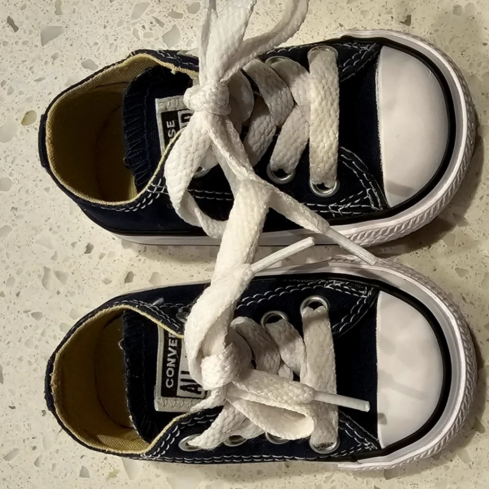 Converse Navy Blue Toddler Sneakers sz 2